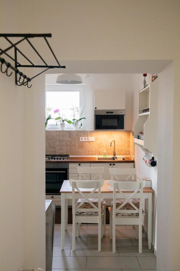 Firpo Apartman Eger Exteriör bild