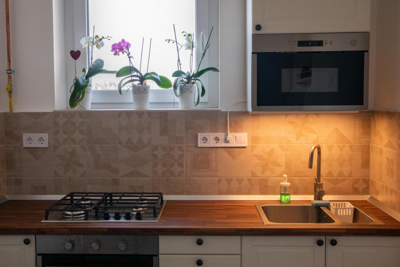 Firpo Apartman Eger Exteriör bild
