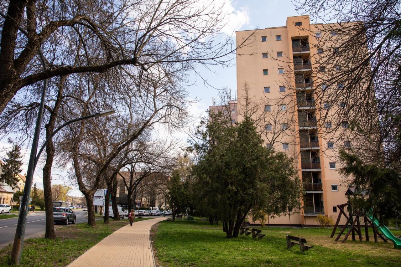 Firpo Apartman Eger Exteriör bild